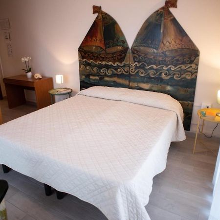 Hotel Umberto Росолина Маре Екстериор снимка