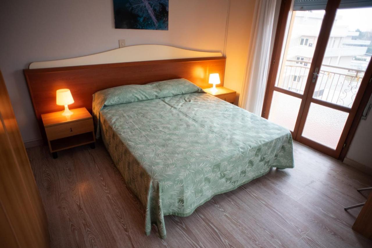 Hotel Umberto Росолина Маре Екстериор снимка