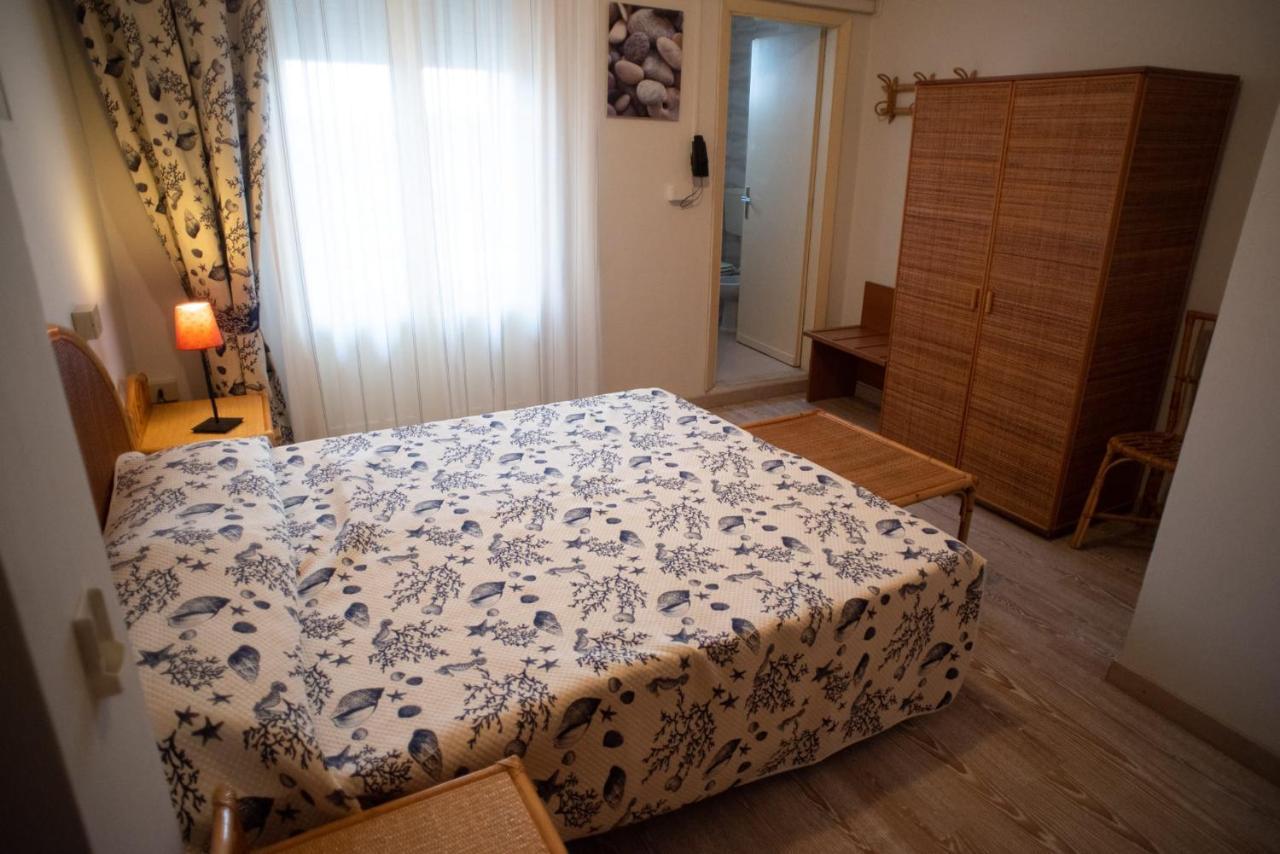 Hotel Umberto Росолина Маре Екстериор снимка