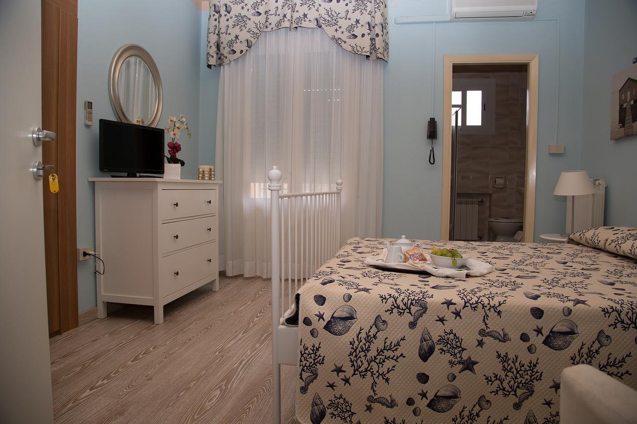 Hotel Umberto Росолина Маре Екстериор снимка
