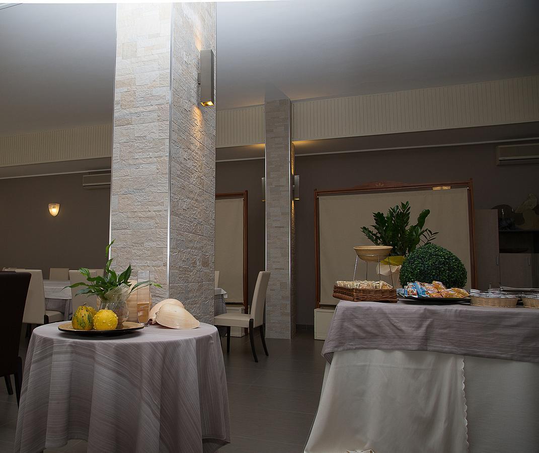Hotel Umberto Росолина Маре Екстериор снимка