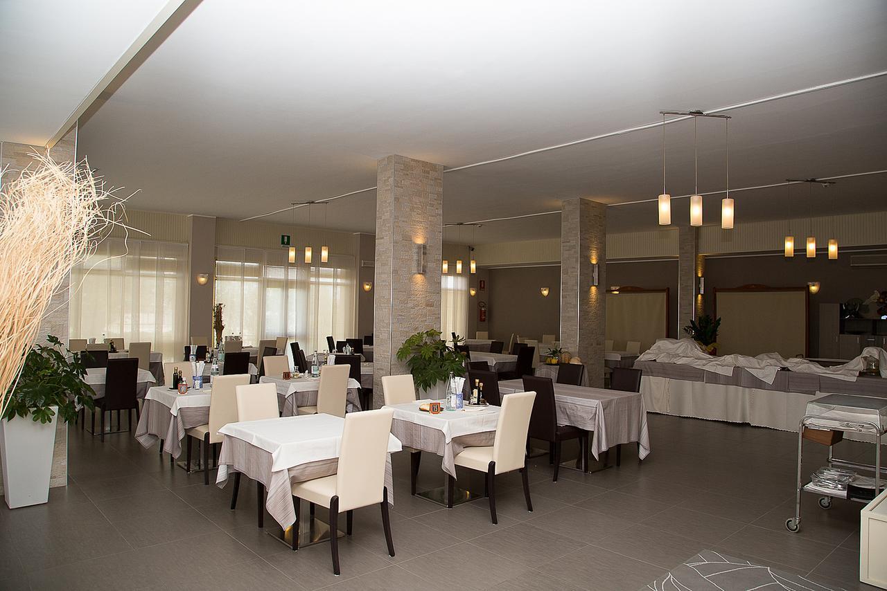 Hotel Umberto Росолина Маре Екстериор снимка