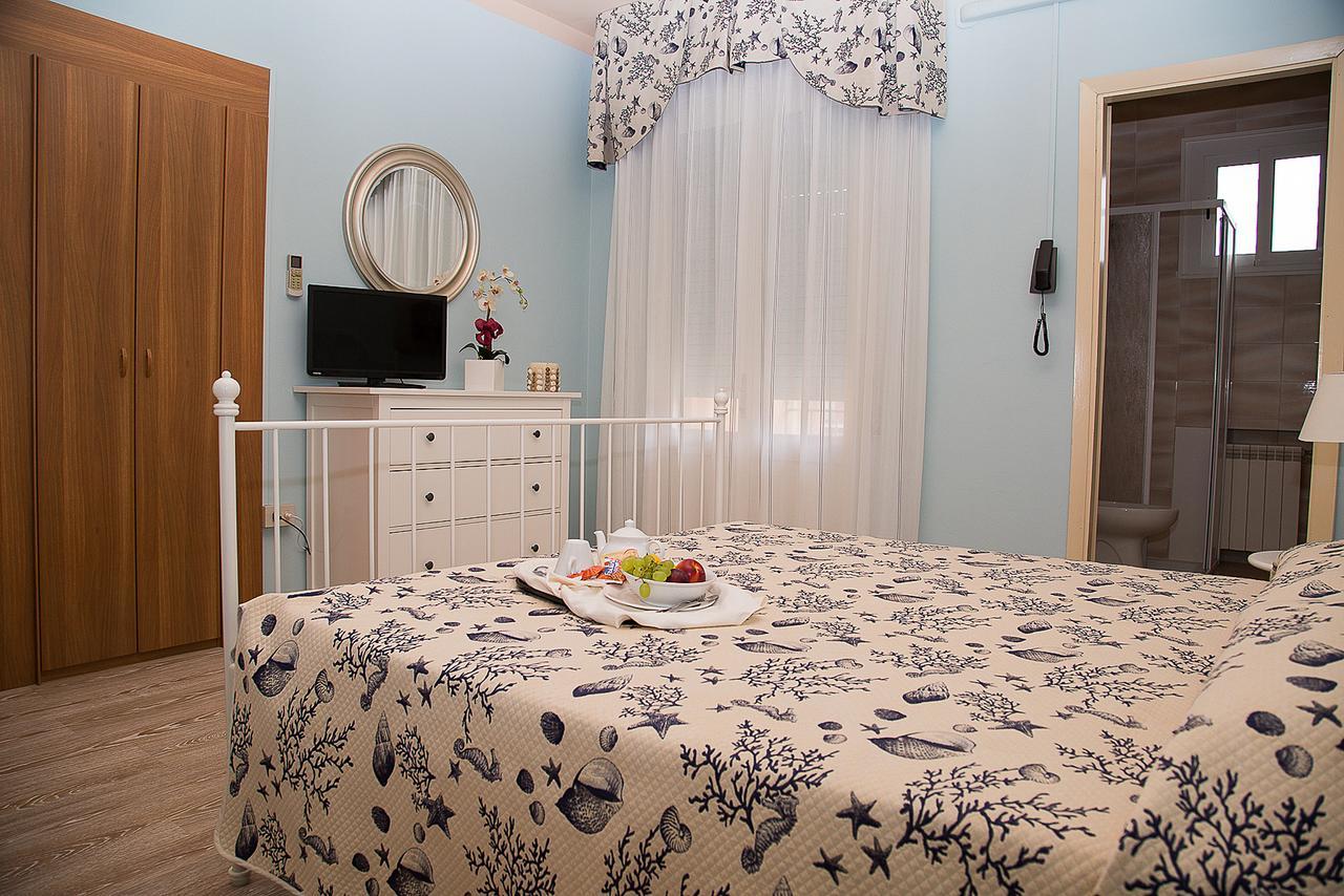 Hotel Umberto Росолина Маре Екстериор снимка